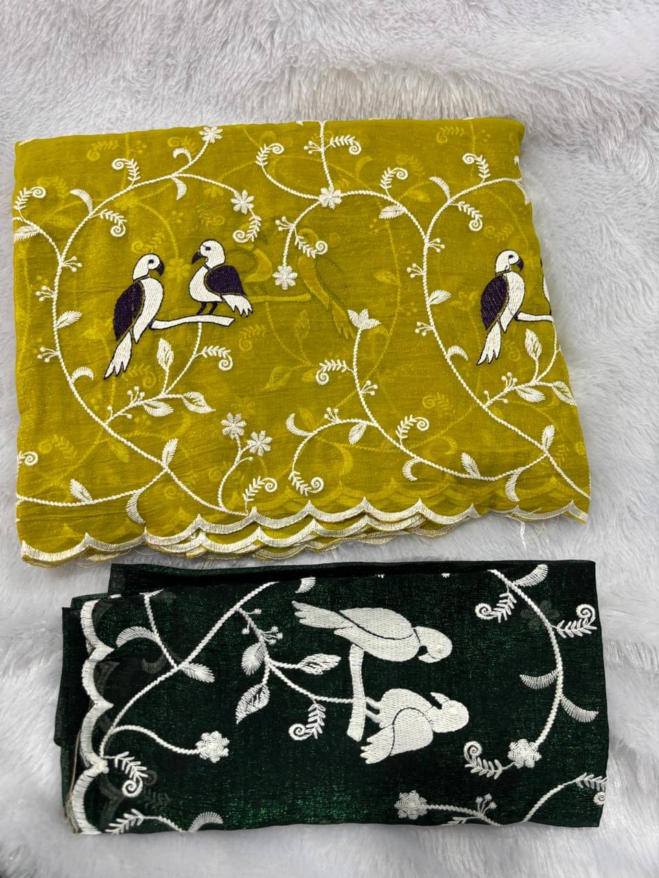     			SHRIMORI Chanderi Embroidered Chanderi saree With Unstitched Blouse Piece ( Yellow )