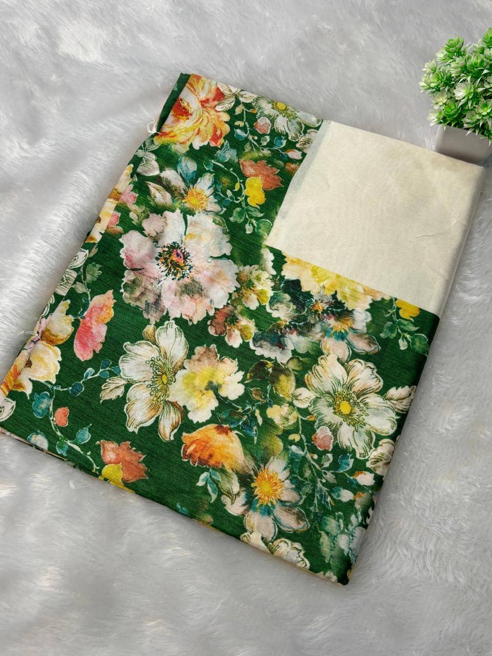SHRIMORI Linen Printed Bhagalpuri Saree With Unstitched Blouse Piece ( Green ) SHRIMORI Linen Printed Bhagalpuri Saree With Unstitched Blouse Piece ( Green )