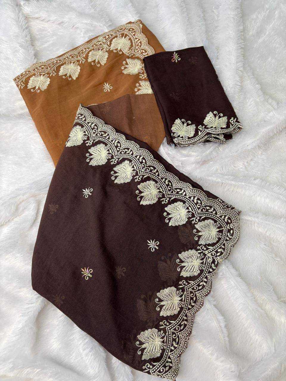     			Sanjana Silk Chanderi Embroidered Chanderi saree With Unstitched Blouse Piece ( Brown )