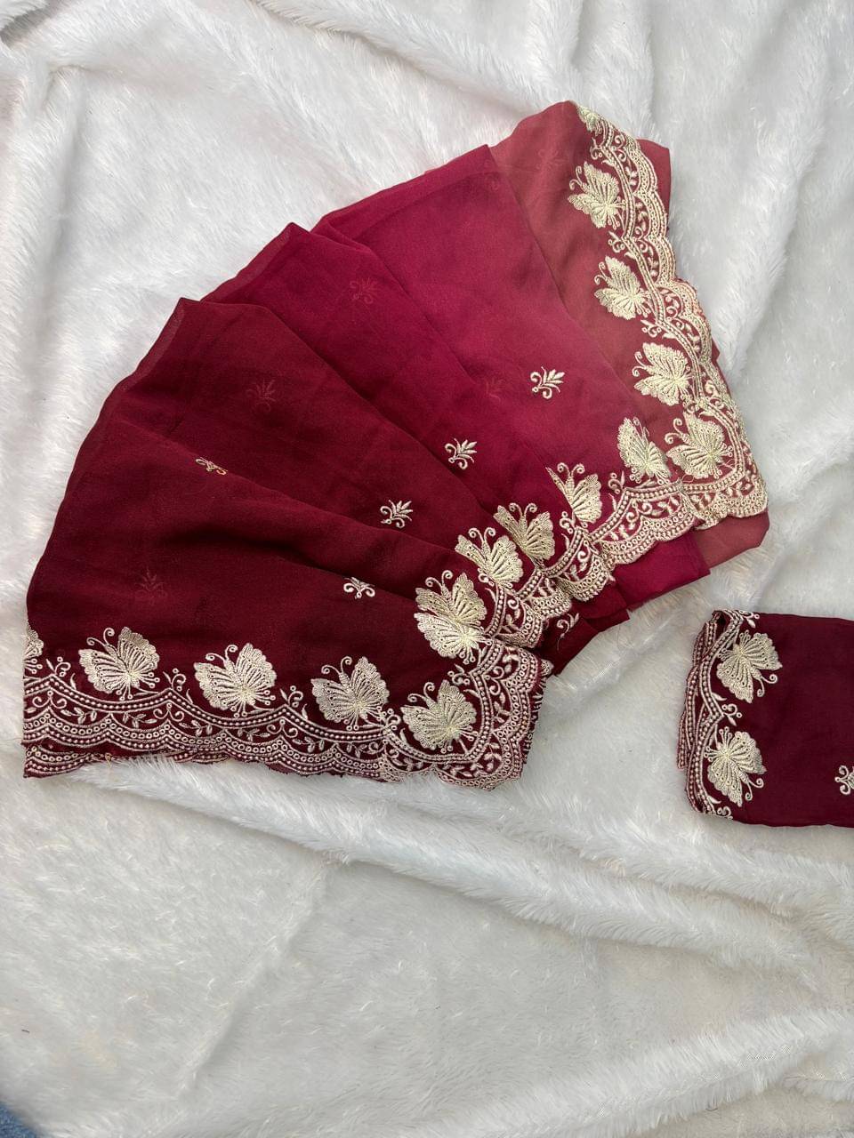     			Sitanjali Chanderi Embroidered Chanderi saree With Unstitched Blouse Piece ( Maroon )