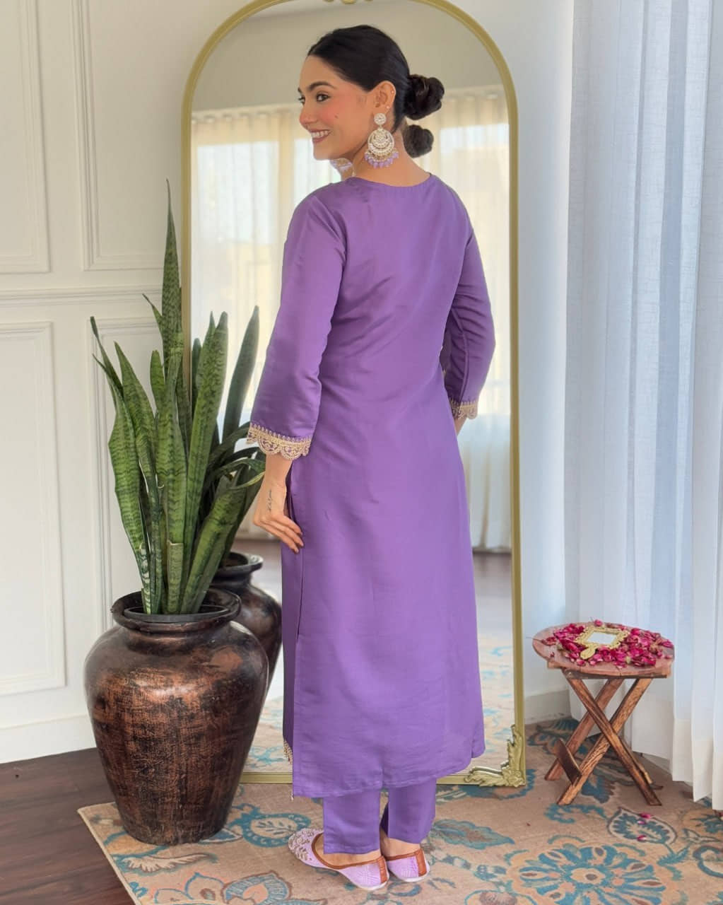 VASTRANARI Women Viscose Embroidered Straight Kurti With Pants ( Purple )