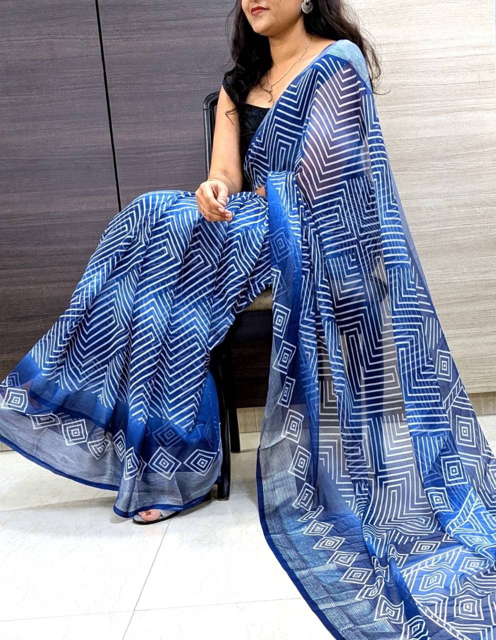     			Varni Fabrics Chiffon Printed Bandhani Sarees With Unstitched Blouse Piece ( Blue )