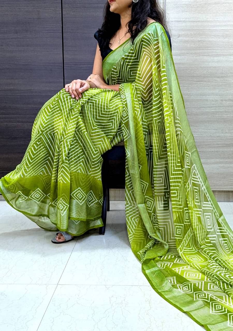 Varni Fabrics Chiffon Printed Bandhani Sarees With Unstitched Blouse Piece ( Light Green ) Varni Fabrics Chiffon Printed Bandhani Sarees With Unstitched Blouse Piece ( Light Green )