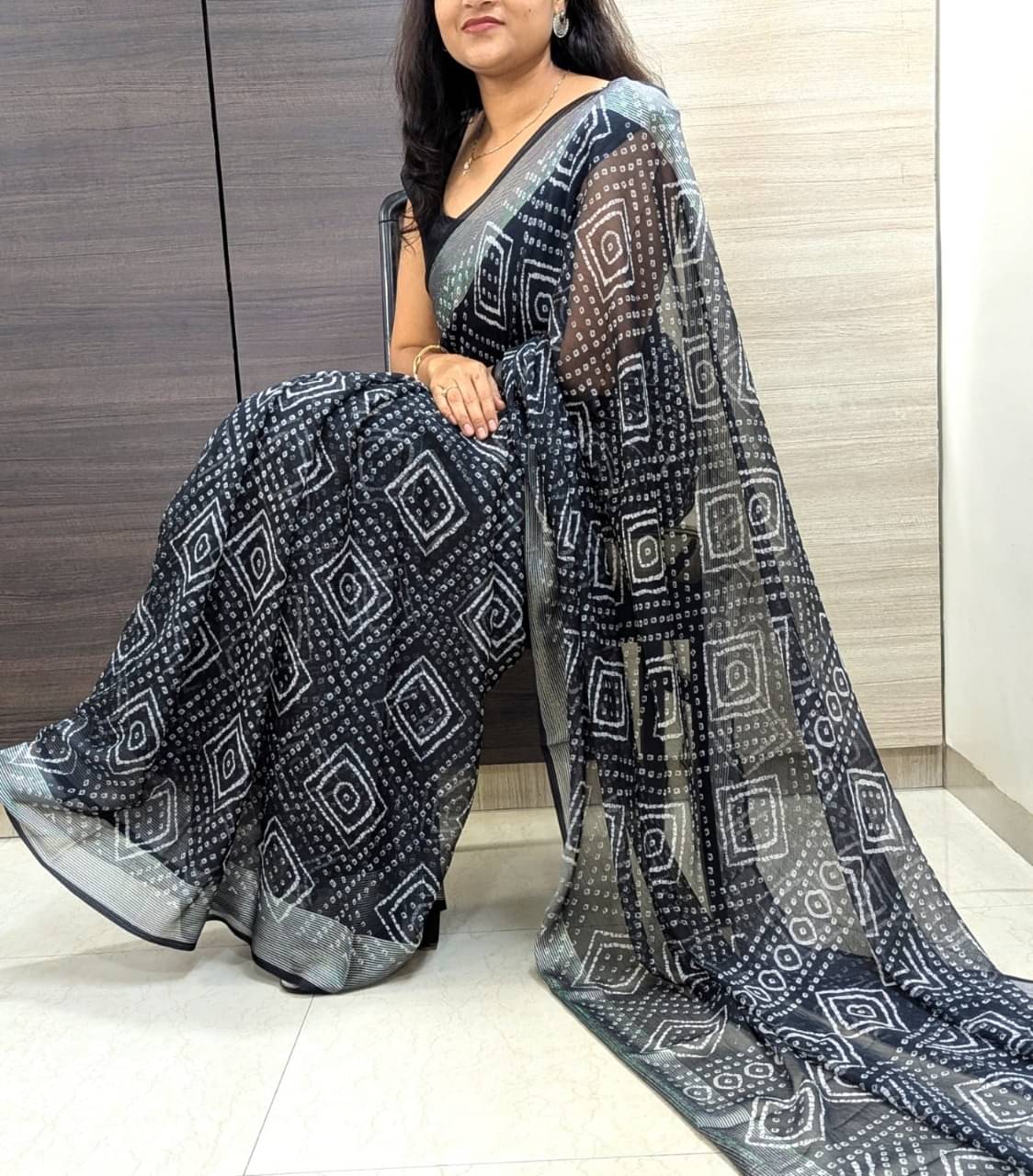 Varni Fabrics Chiffon Printed Bandhani Sarees With Unstitched Blouse Piece ( Black ) Varni Fabrics Chiffon Printed Bandhani Sarees With Unstitched Blouse Piece ( Black )