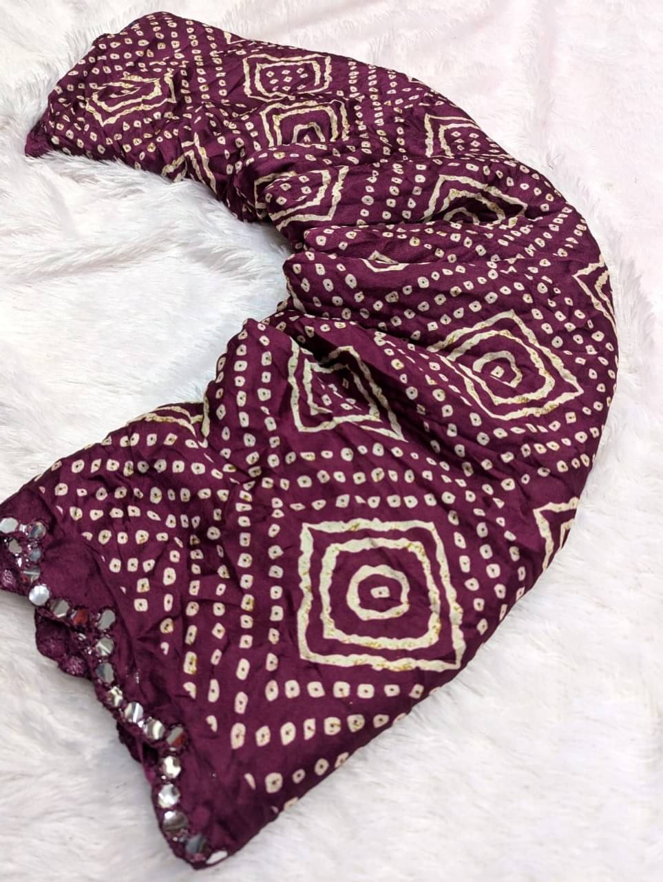     			Varni Fabrics Silk Blend Printed Bandhani Sarees With Unstitched Blouse Piece ( Purple )
