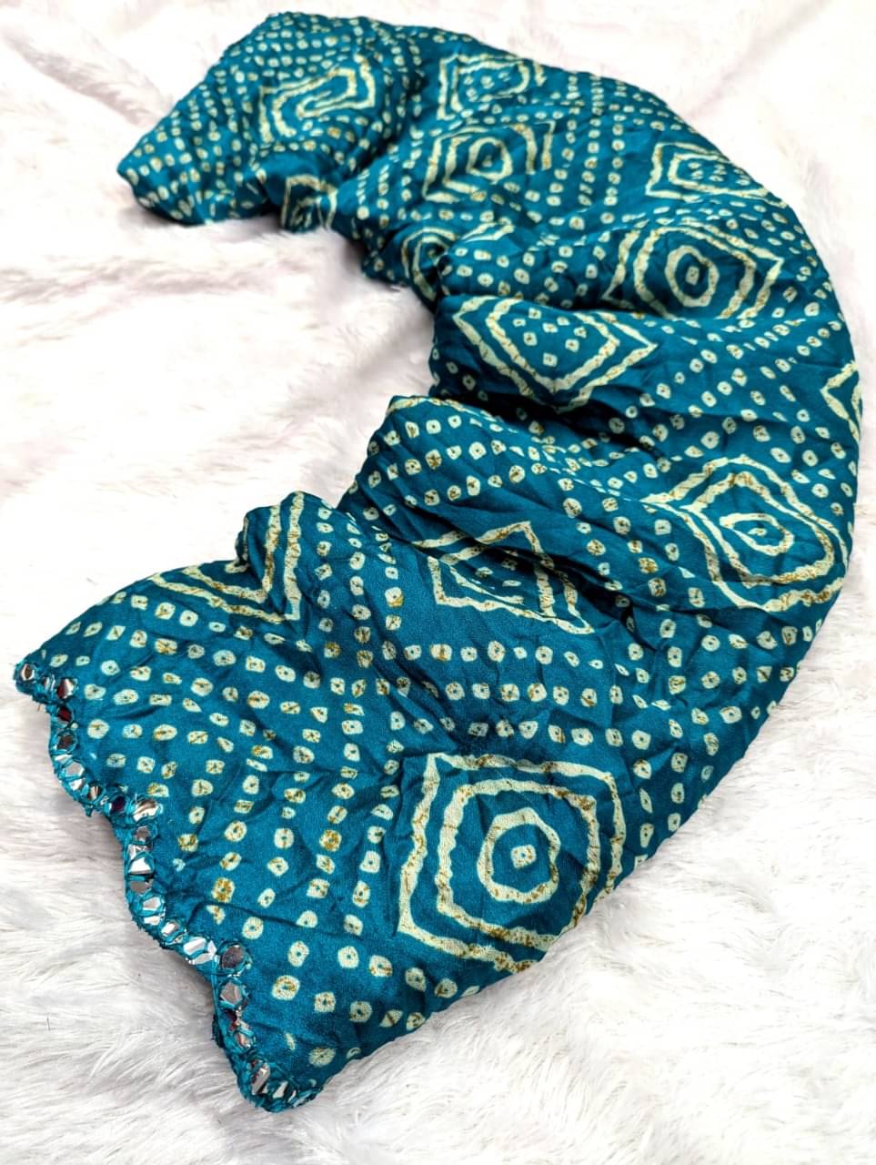     			Varni Fabrics Silk Blend Printed Bandhani Sarees With Unstitched Blouse Piece ( Teal )