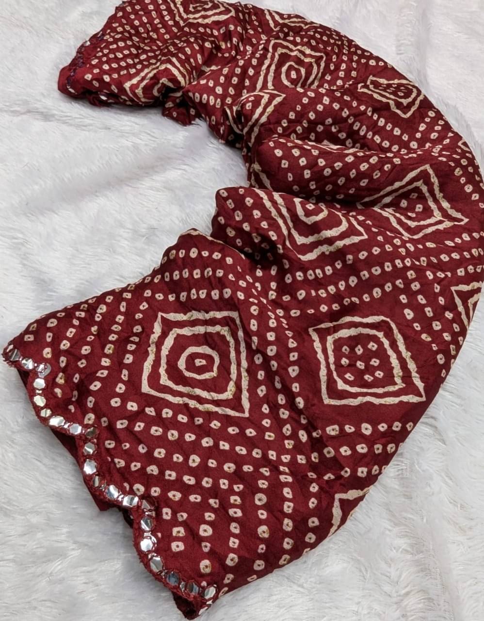     			Varni Fabrics Silk Blend Printed Bandhani Sarees With Unstitched Blouse Piece ( Maroon )