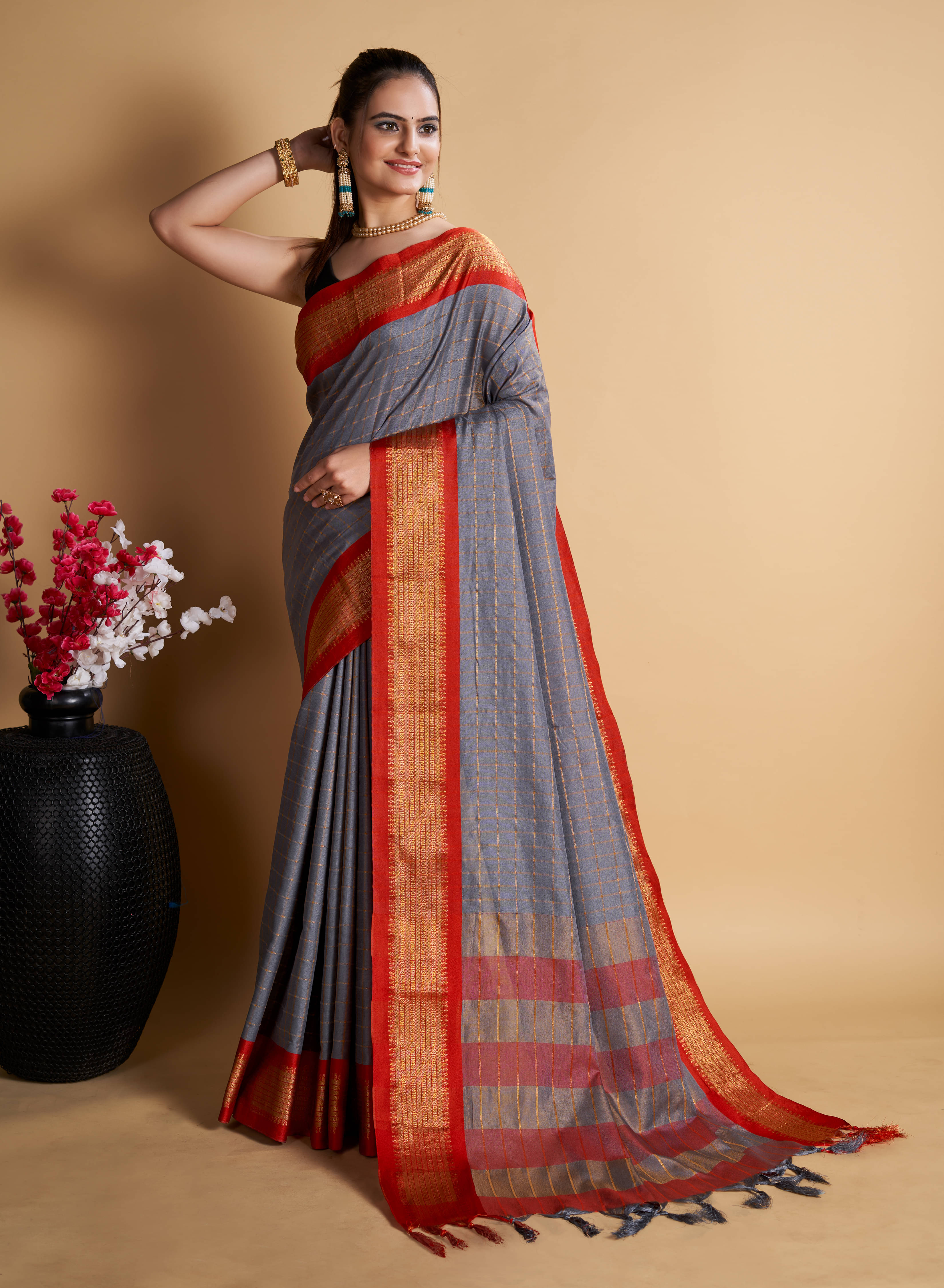     			Varni Fabrics Silk Checks Banarasi saree With Unstitched Blouse Piece ( Grey )