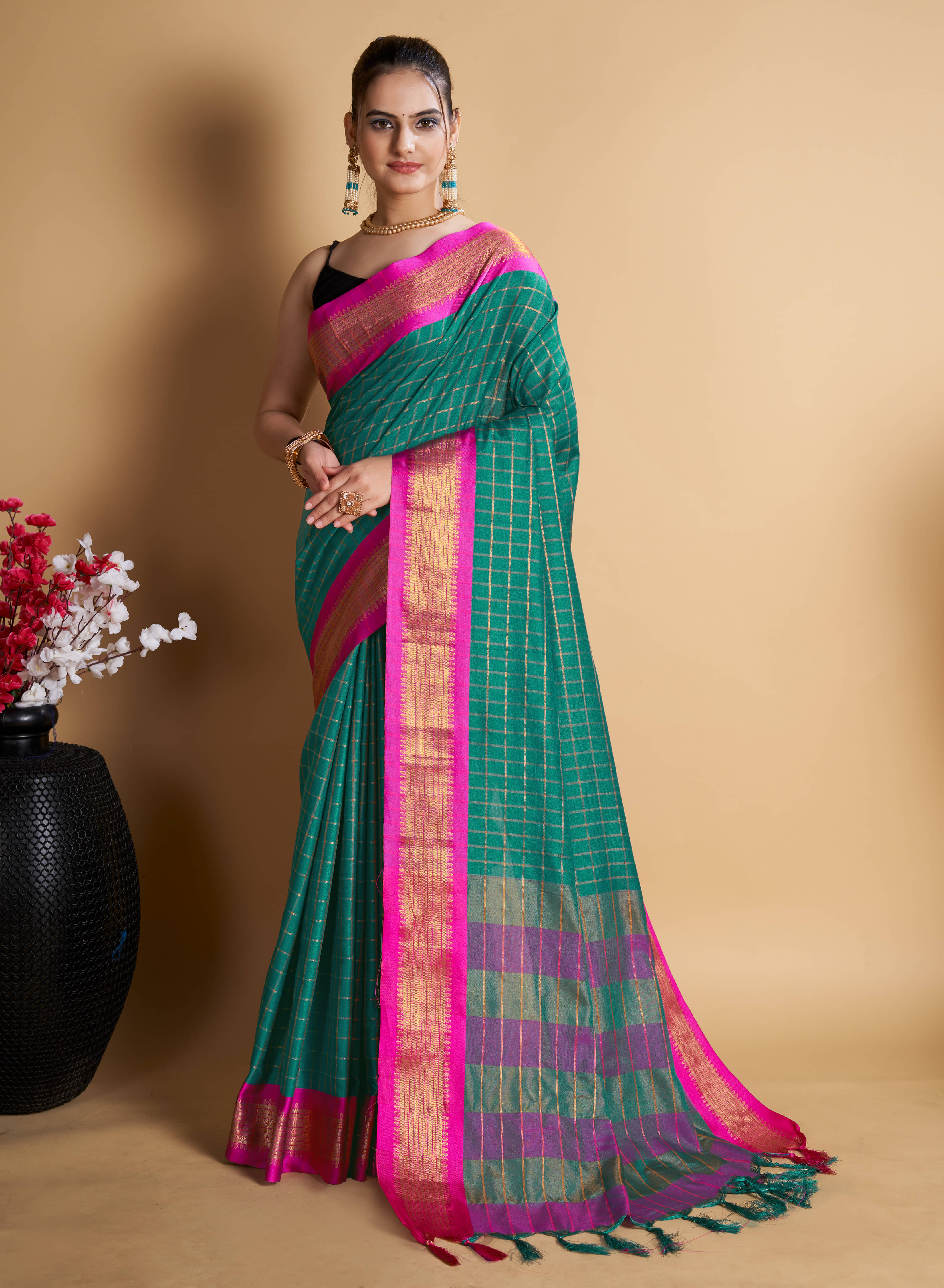     			Varni Fabrics Silk Checks Banarasi saree With Unstitched Blouse Piece ( Teal )