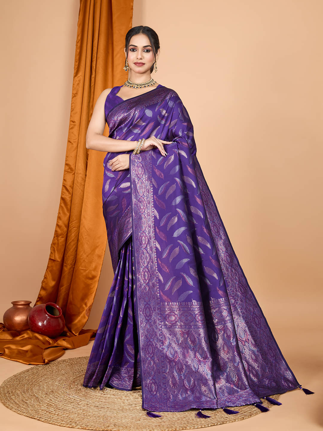     			Varni Fabrics Silk blend Woven Banarasi saree With Unstitched Blouse Piece ( Purple )