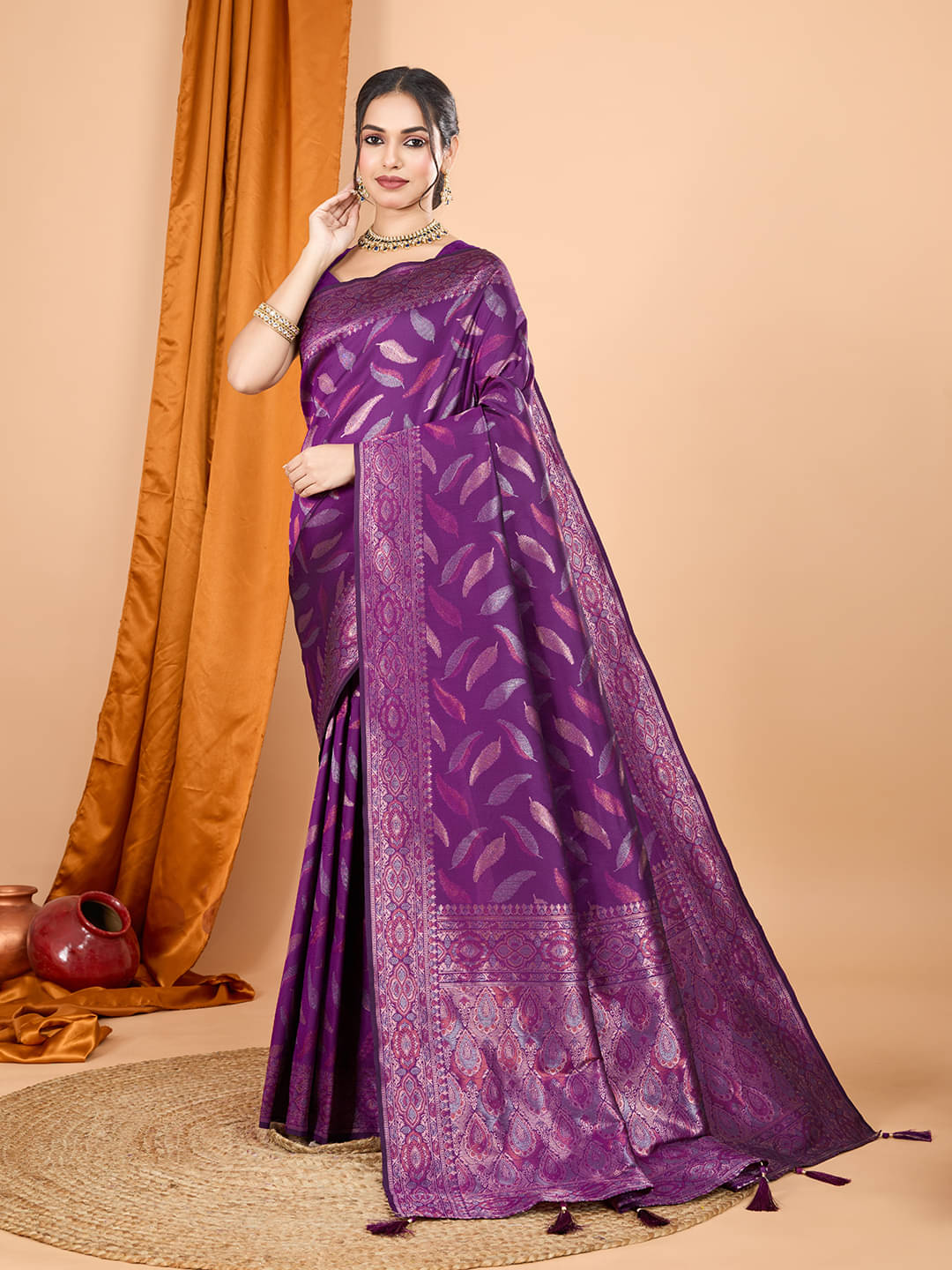    			Varni Fabrics Silk blend Woven Banarasi saree With Unstitched Blouse Piece ( Purple )