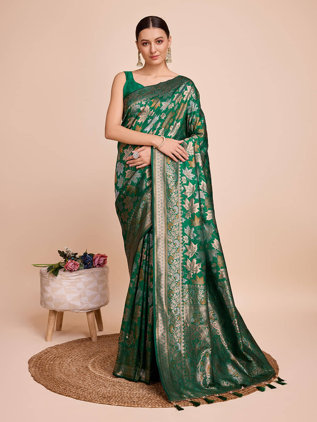     			Varni Fabrics Silk blend Woven Banarasi saree With Unstitched Blouse Piece ( Sea Green )