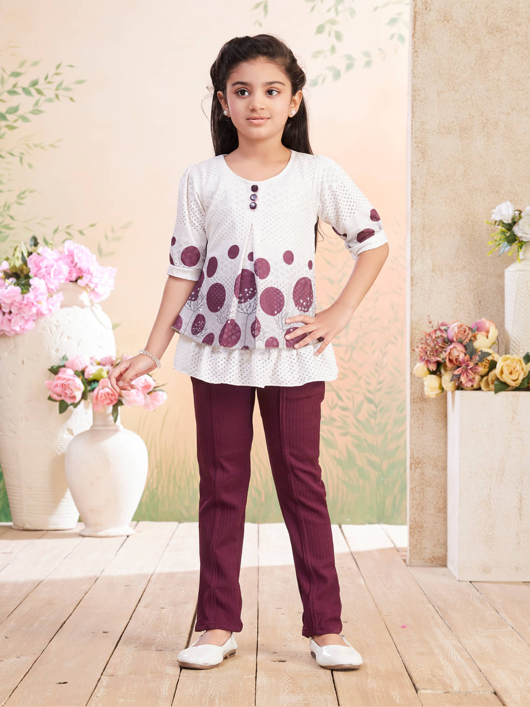     			Aarika Pack of 1 Girls Cotton Blend T-shirt & Pants ( Wine )