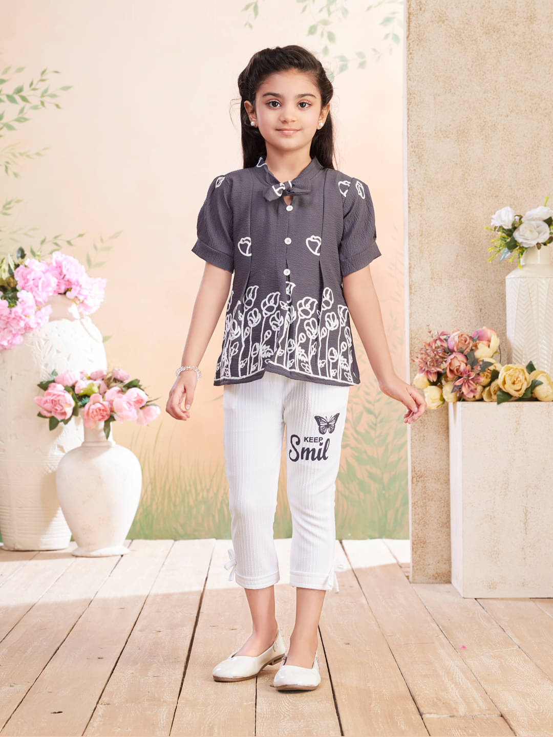     			Aarika Pack of 1 Girls Polyester T-shirt & Pants ( Grey )