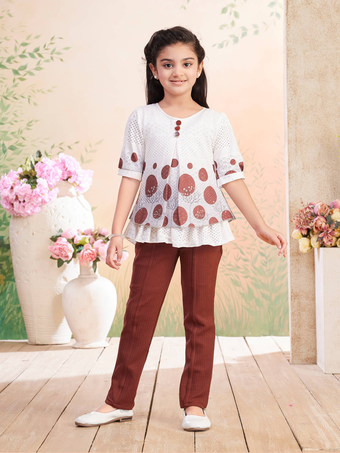     			Aarika Pack of 1 Girls Cotton Blend T-shirt & Pants ( Brown )