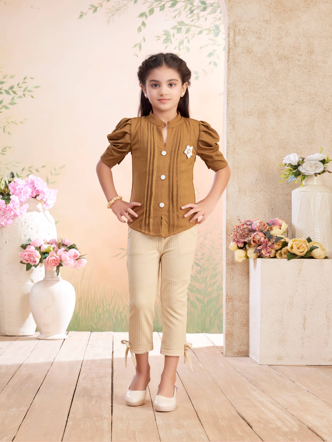     			Aarika Pack of 1 Girls Polyester T-shirt & Capris ( Brown )