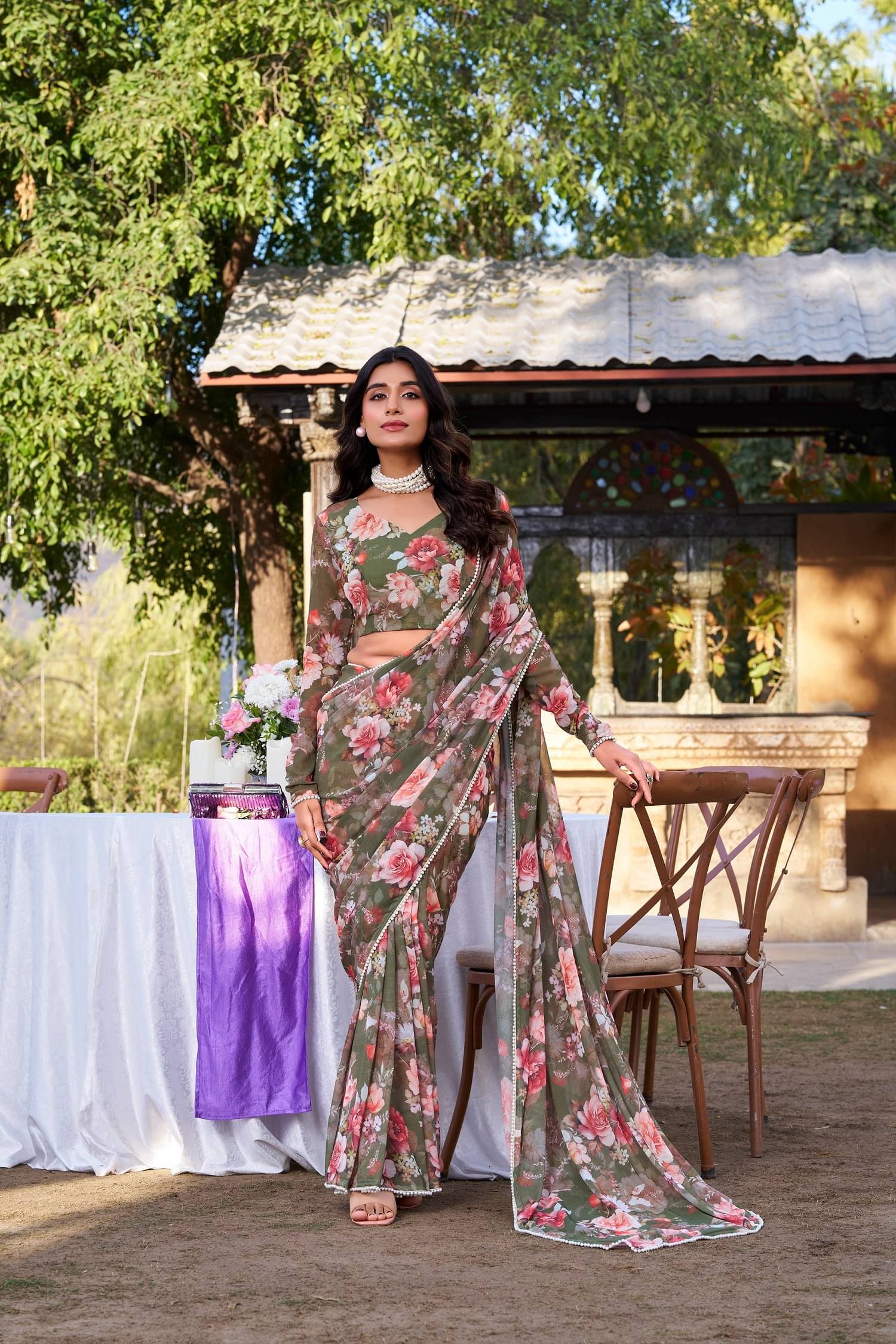 Apnisha Georgette Printed Regular Saree With Unstitched Blouse Piece ( Sea Green ) Apnisha Georgette Printed Regular Saree With Unstitched Blouse Piece ( Sea Green )