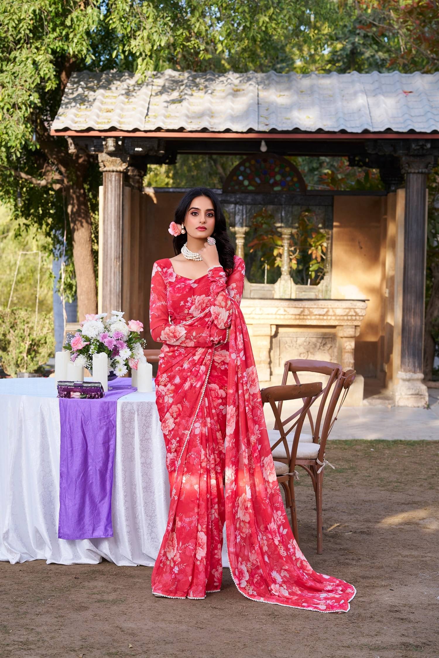 Apnisha Georgette Printed Regular Saree With Unstitched Blouse Piece ( Red ) Apnisha Georgette Printed Regular Saree With Unstitched Blouse Piece ( Red )