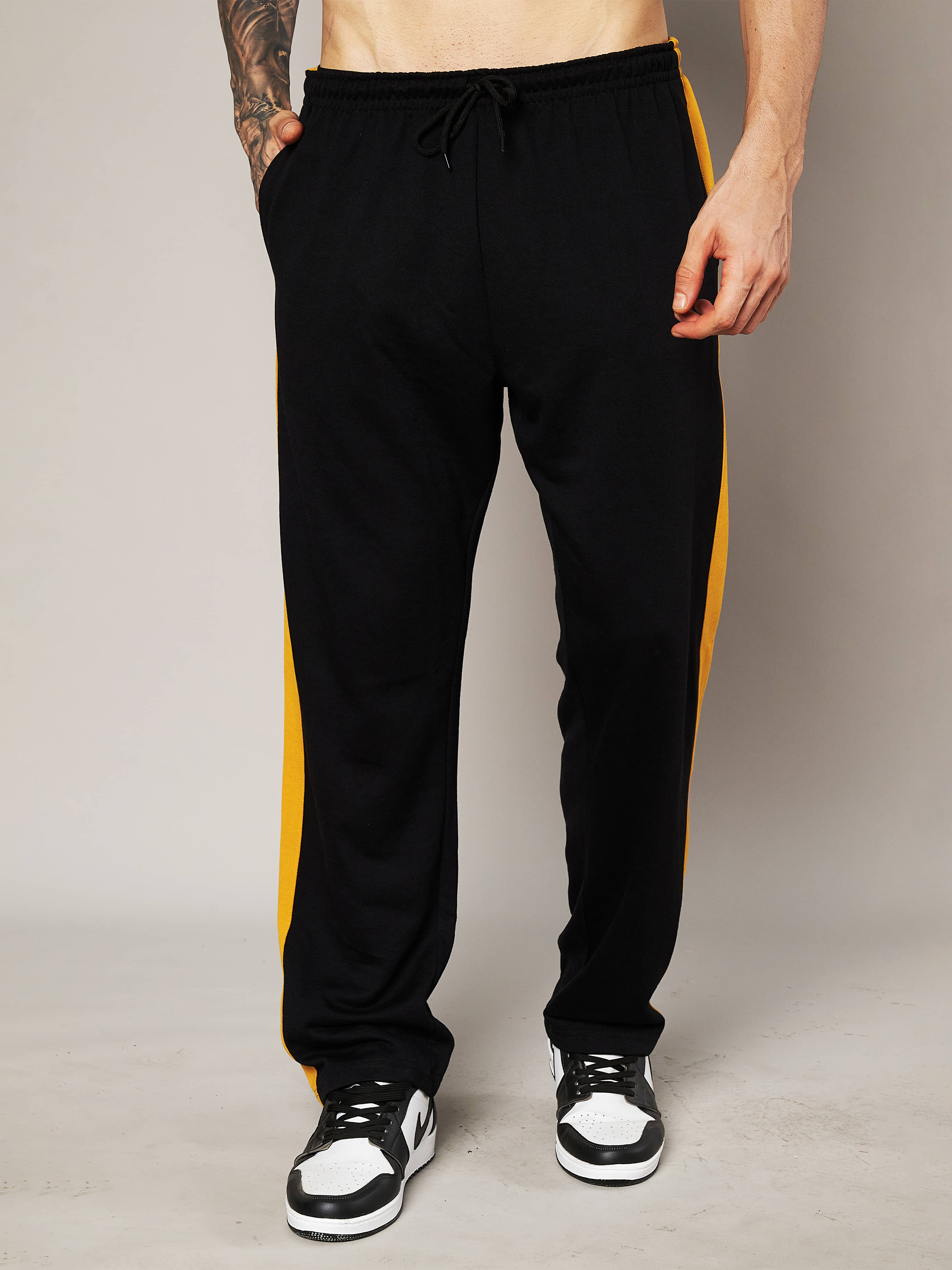 Leotude Black Cotton Blend Men's Trackpants ( Pack of 1 ) - Track Pants | Buy online on ZillyBuy