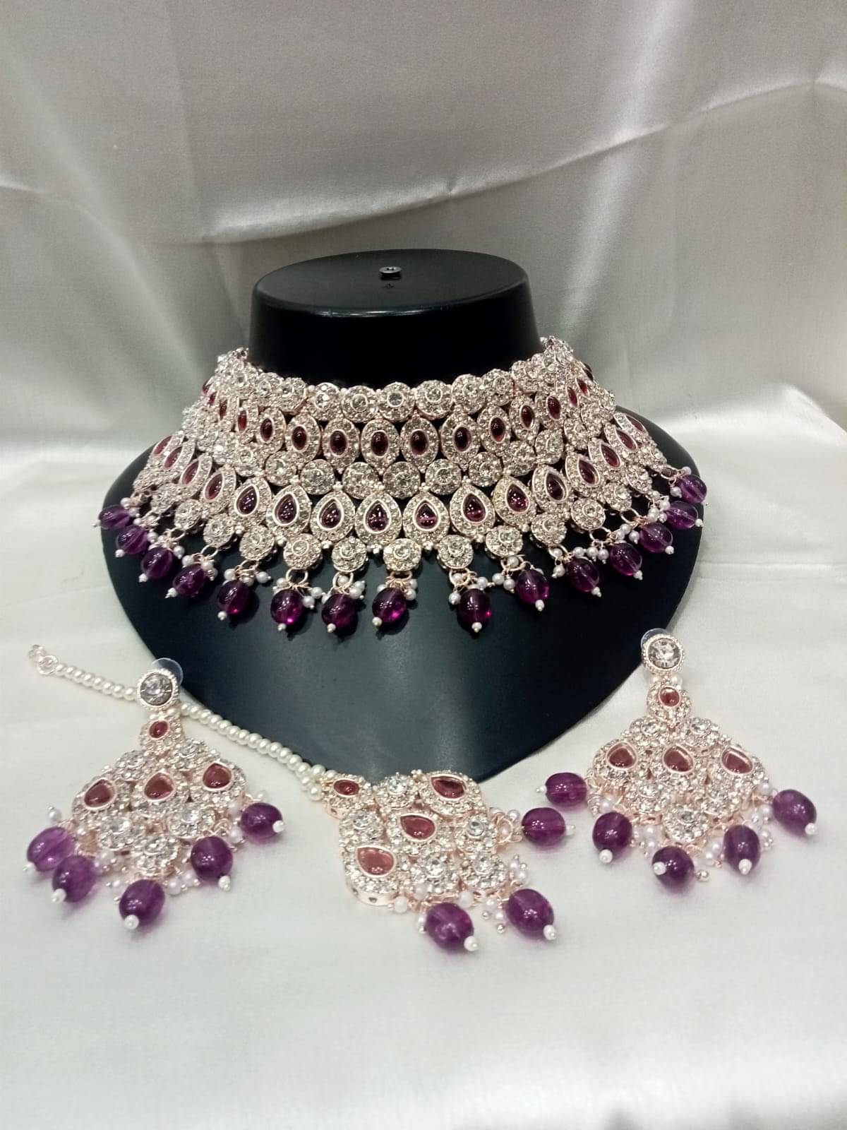     			Padmawati Purple Alloy Necklace Set ( Pack of 1 )