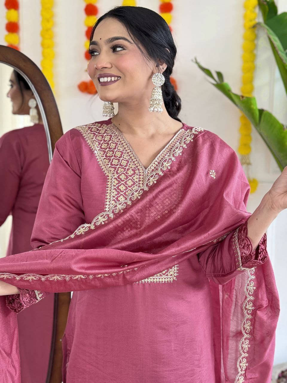VASTRANARI Women Chanderi Embroidered Straight Kurti With Pants ( Pink )