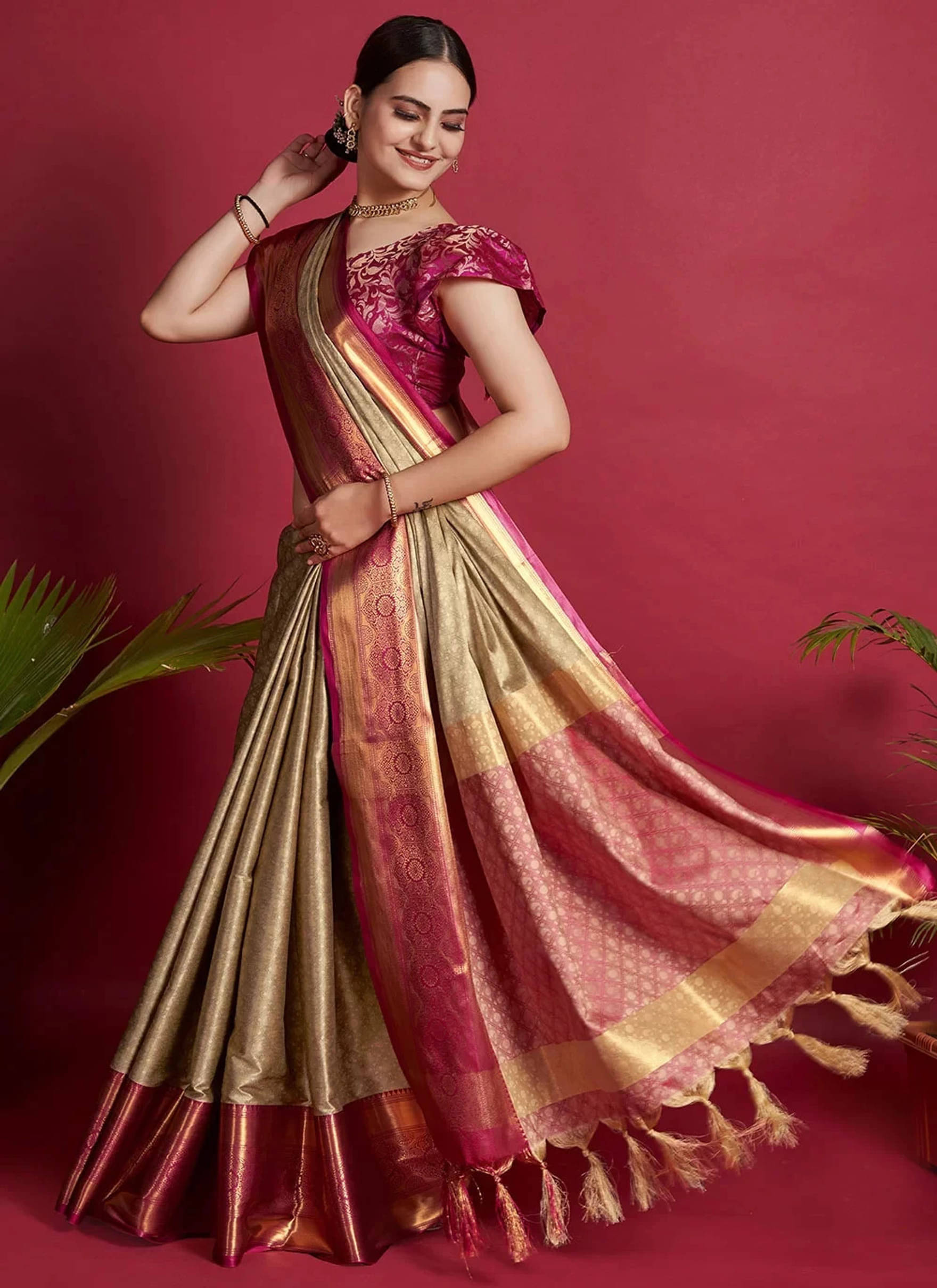     			Clirva Art Silk Applique Banarasi saree With Unstitched Blouse Piece ( Cream )