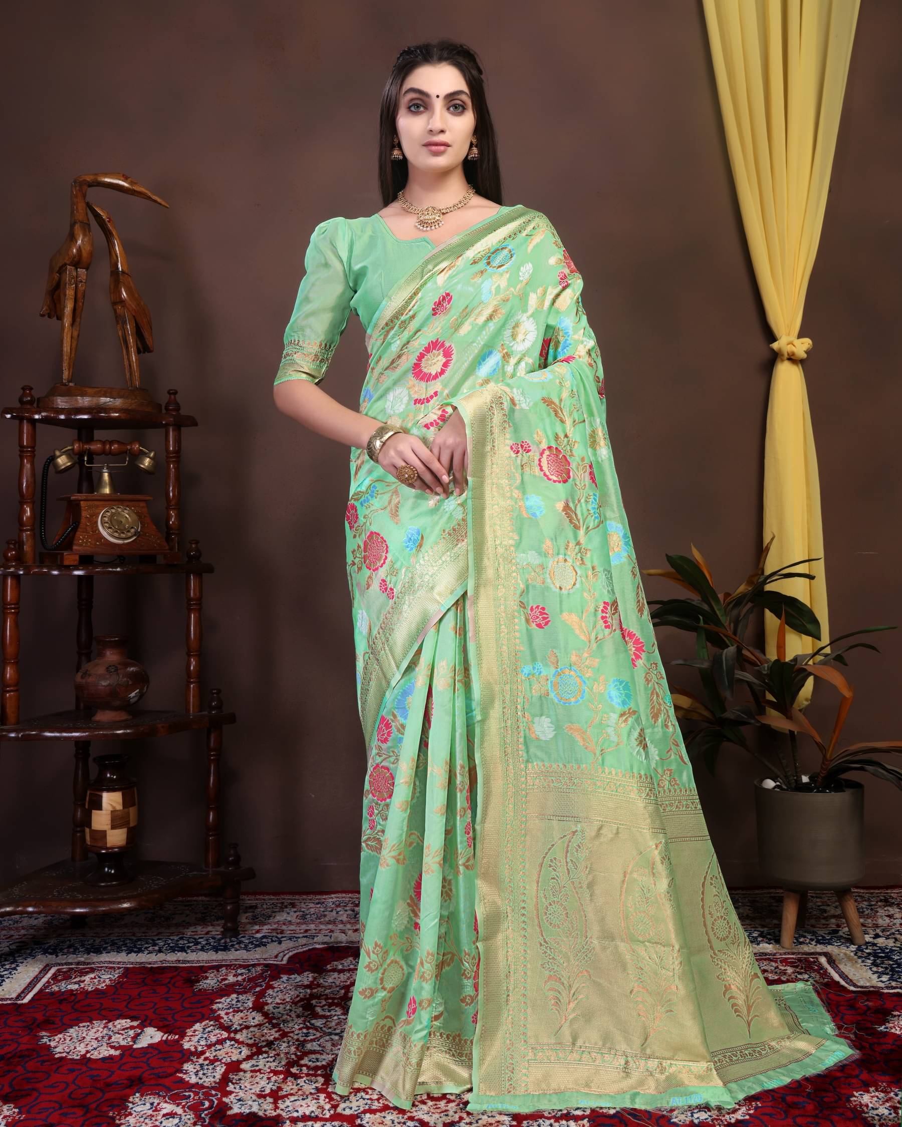     			Clirva Silk Blend Self Design Banarasi saree With Unstitched Blouse Piece ( Beige )