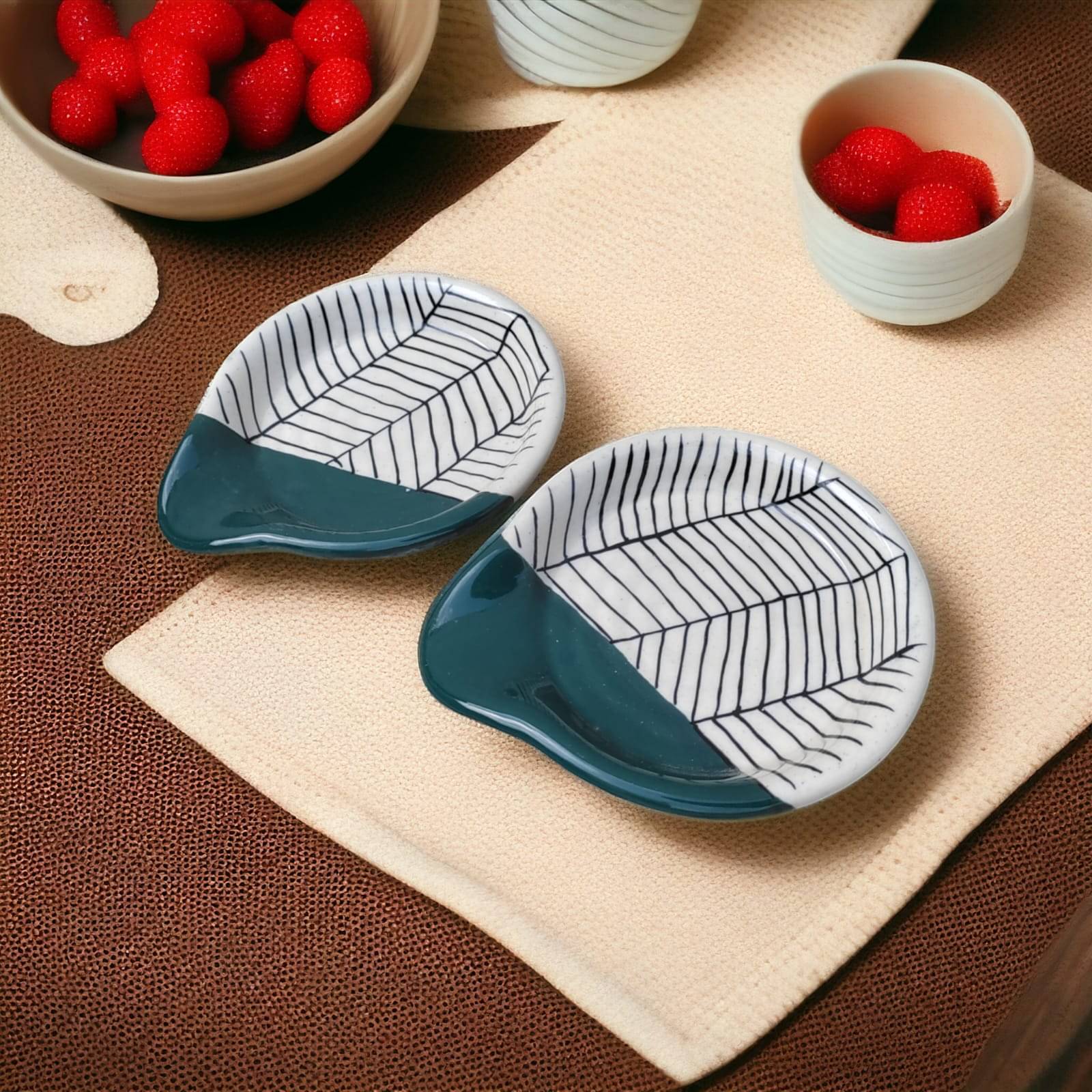 Malaikah Printed Small Spoon Ceramic Printed Cutlery Holder Dark Green ( Pack of 2 ) Malaikah Printed Small Spoon Ceramic Printed Cutlery Holder Dark Green ( Pack of 2 )