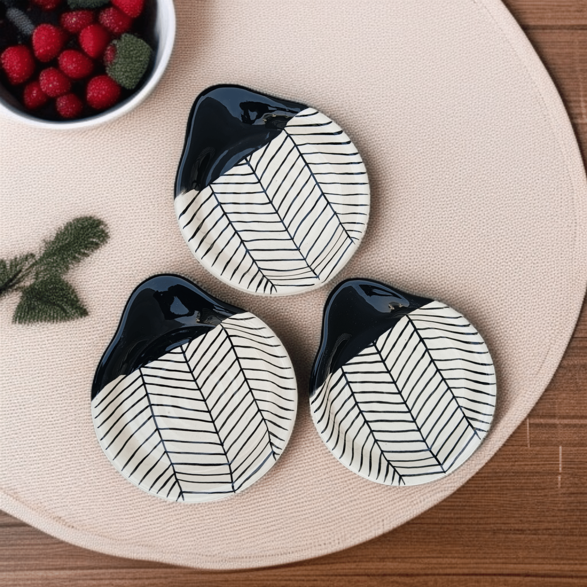     			Malaikah Printed Small Spoon  Ceramic Printed Cutlery Holder Black ( Pack of 3 )