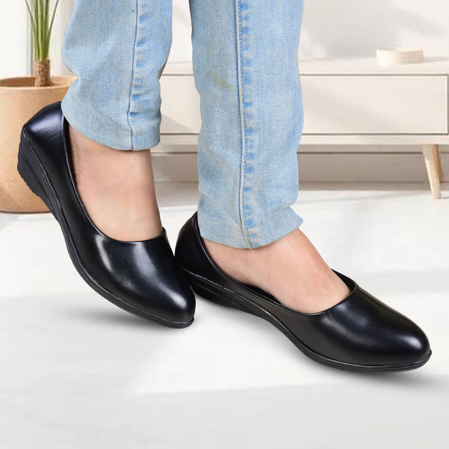     			Elite Black Women's Casual Ballerinas