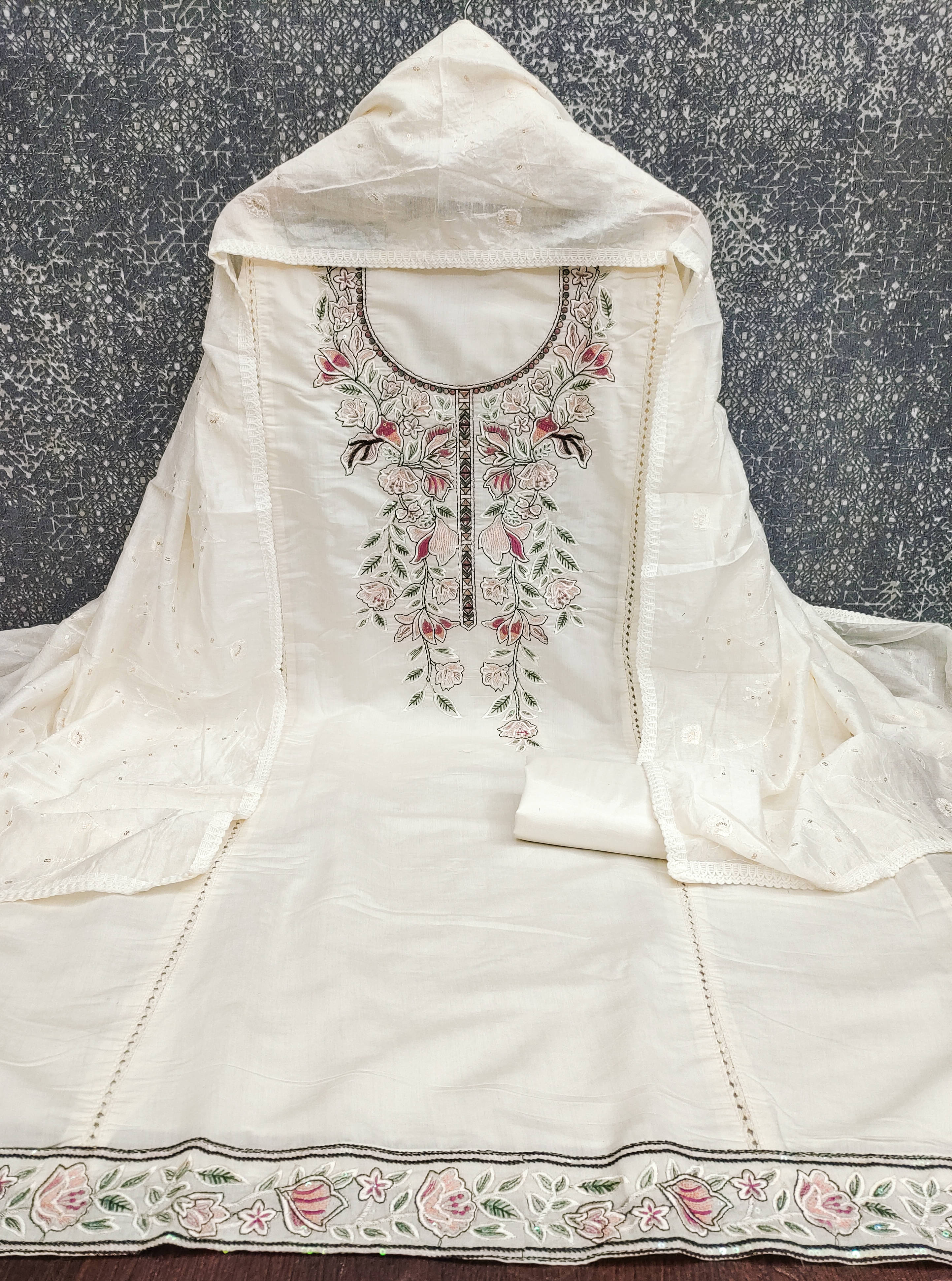     			VEDANT VASTRAM Women Cotton Blend Unstitched Dress Material ( White )