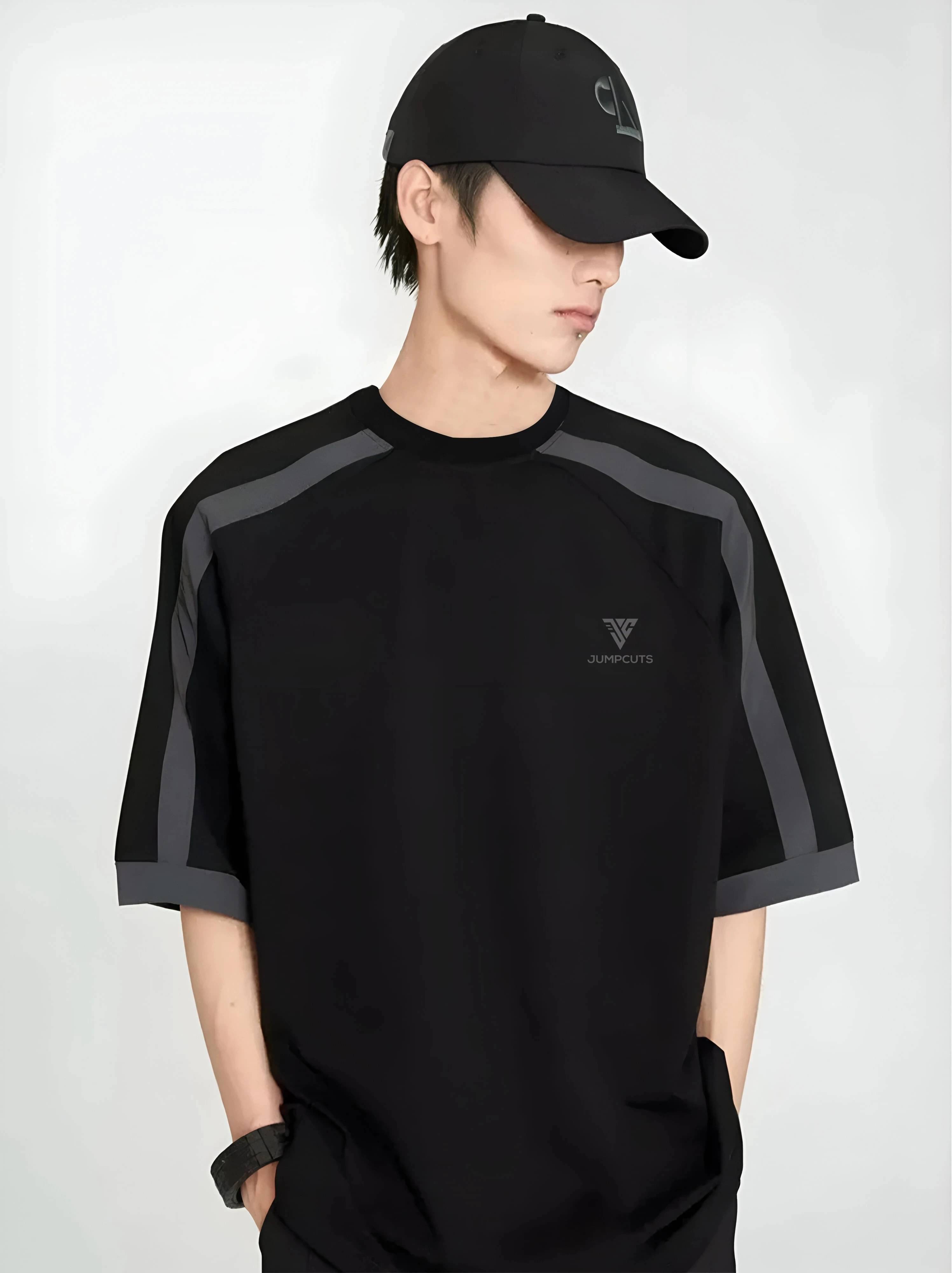     			JUMP CUTS Men Cotton Blend Oversized Fit Solid T-Shirt ( Black )
