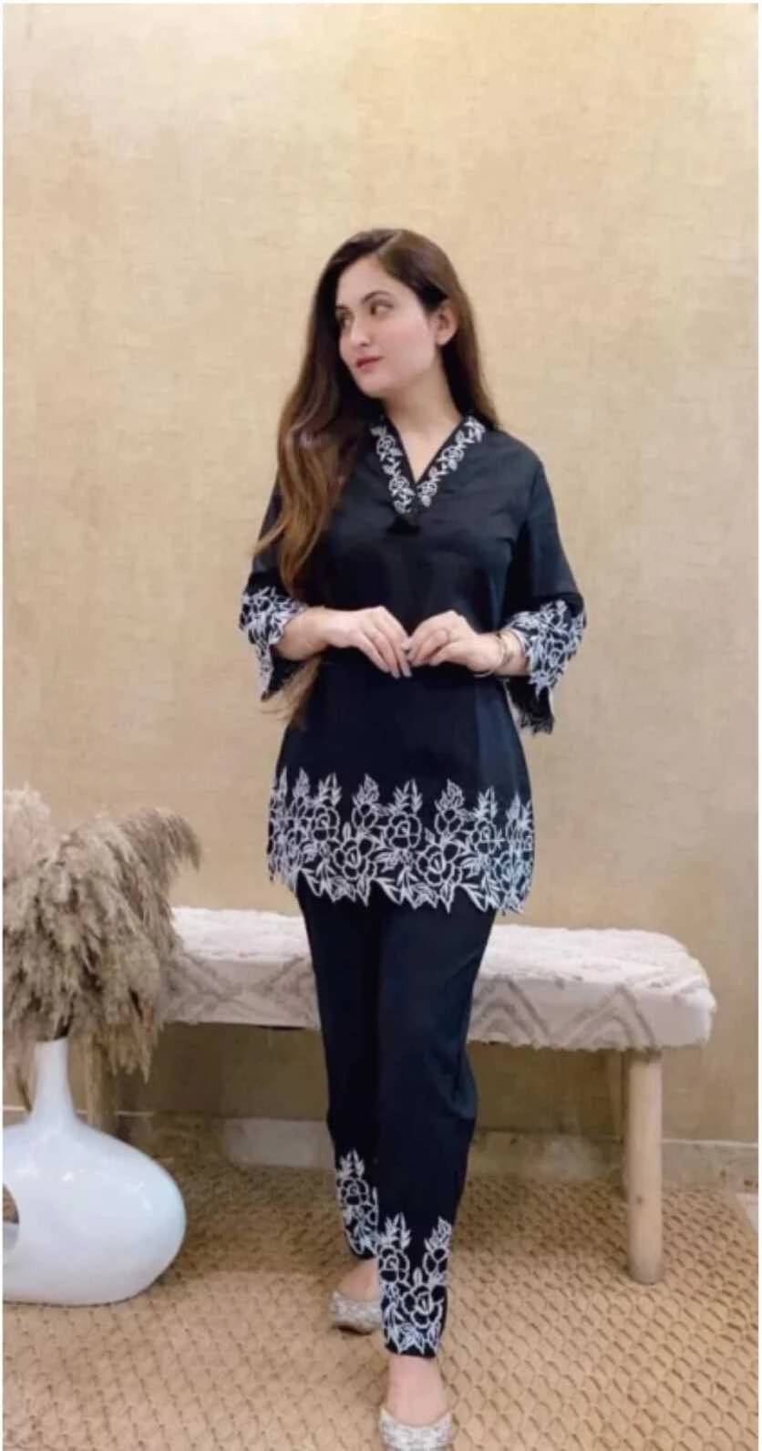     			Laxmi Creation Women Viscose Printed A-line Kurti With Pants ( Black )