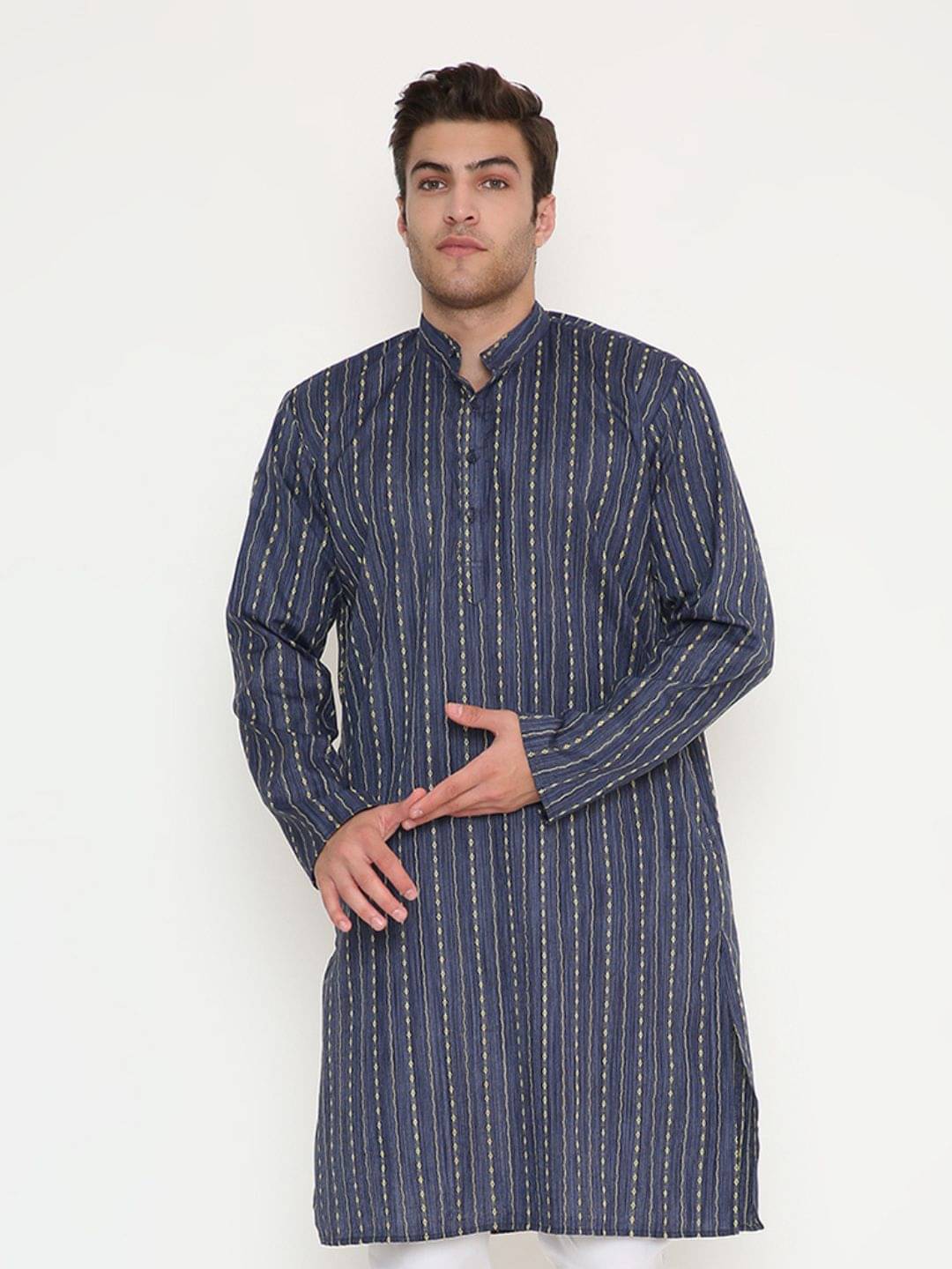 Maharaja Blue Blended Men's Regular Kurta ( Pack of 1 )     			Maharaja Blue Blended Men's Regular Kurta ( Pack of 1 )