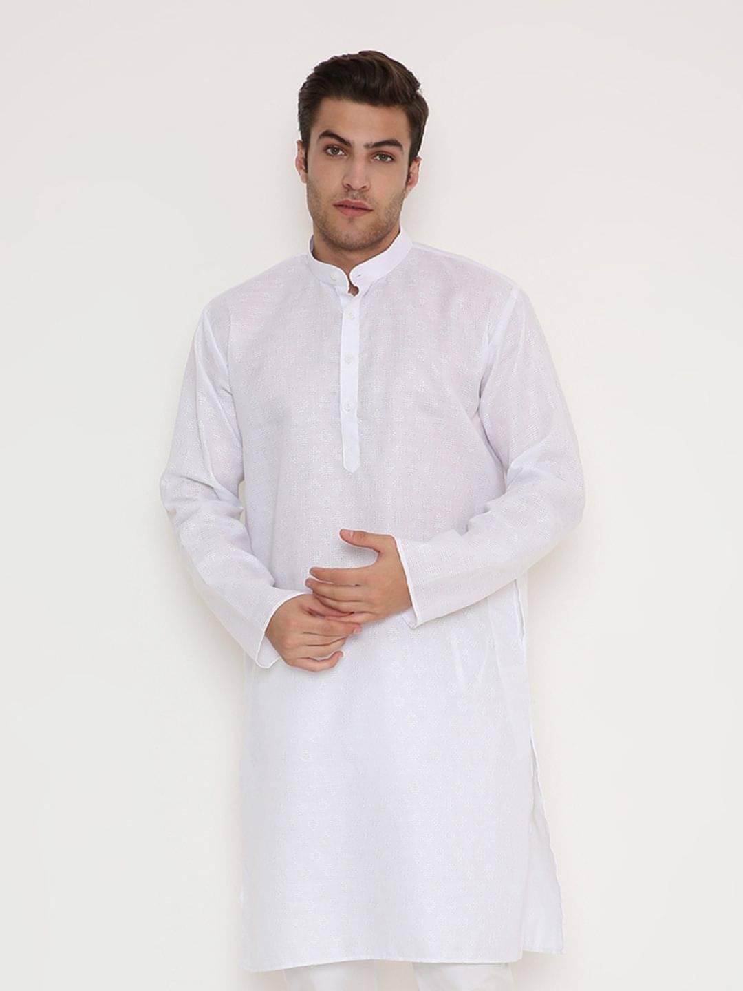 Maharaja White Blended Men's Regular Kurta ( Pack of 1 )     			Maharaja White Blended Men's Regular Kurta ( Pack of 1 )