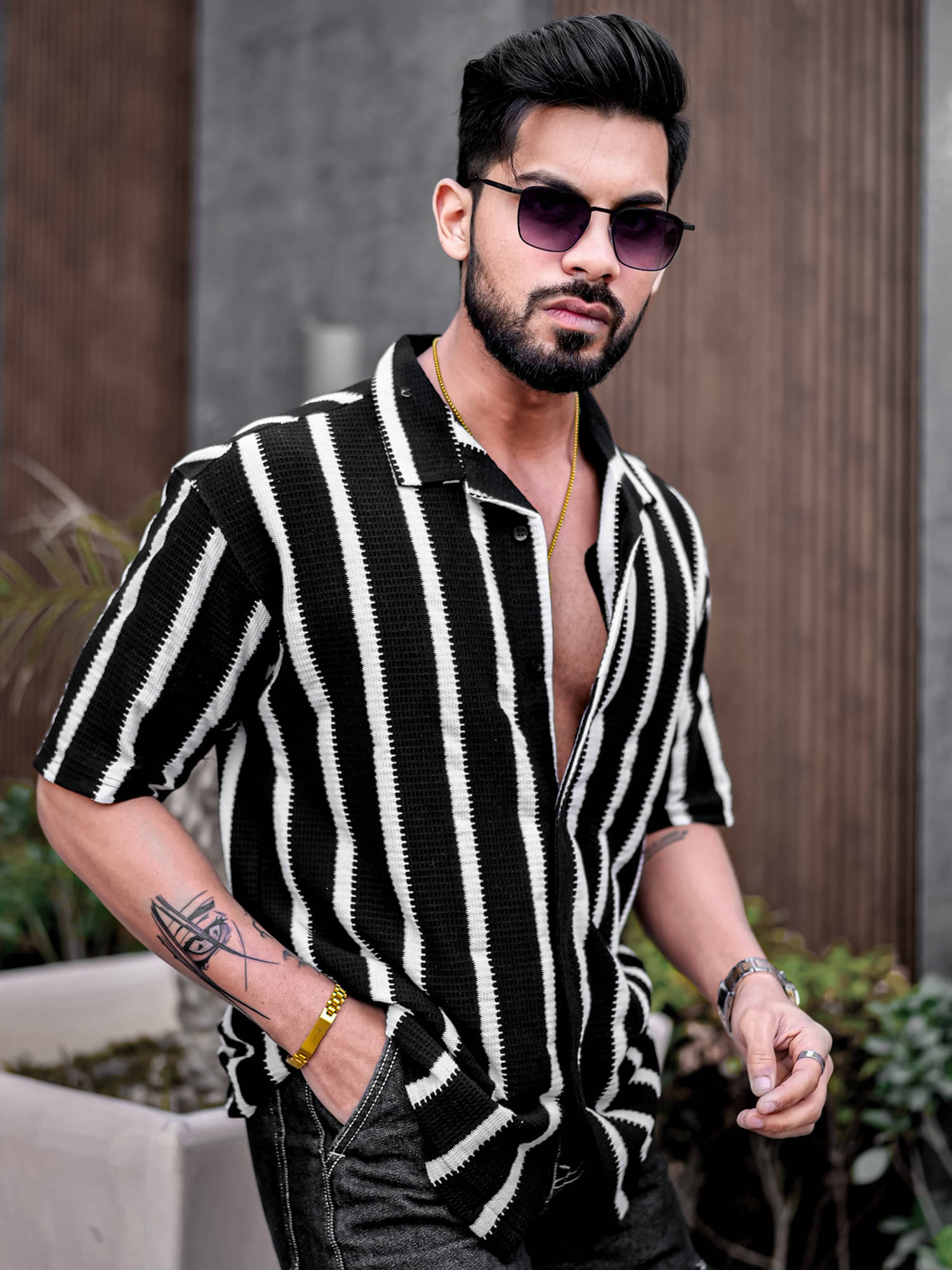 Maniac 100% Cotton Oversized Fit Striped Half Sleeves Men's Casual Shirt - Black ( Pack of 1 )     			Maniac 100% Cotton Oversized Fit Striped Half Sleeves Men's Casual Shirt - Black ( Pack of 1 )