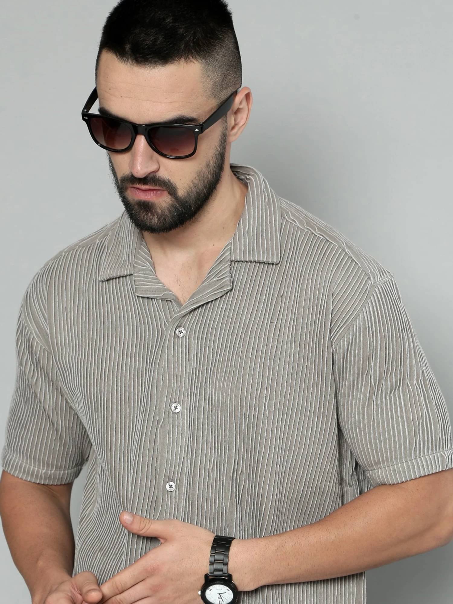     			Maniac Cotton Blend Boxy Self Design Half Sleeves Men's Casual Shirt - Grey ( Pack of 1 )