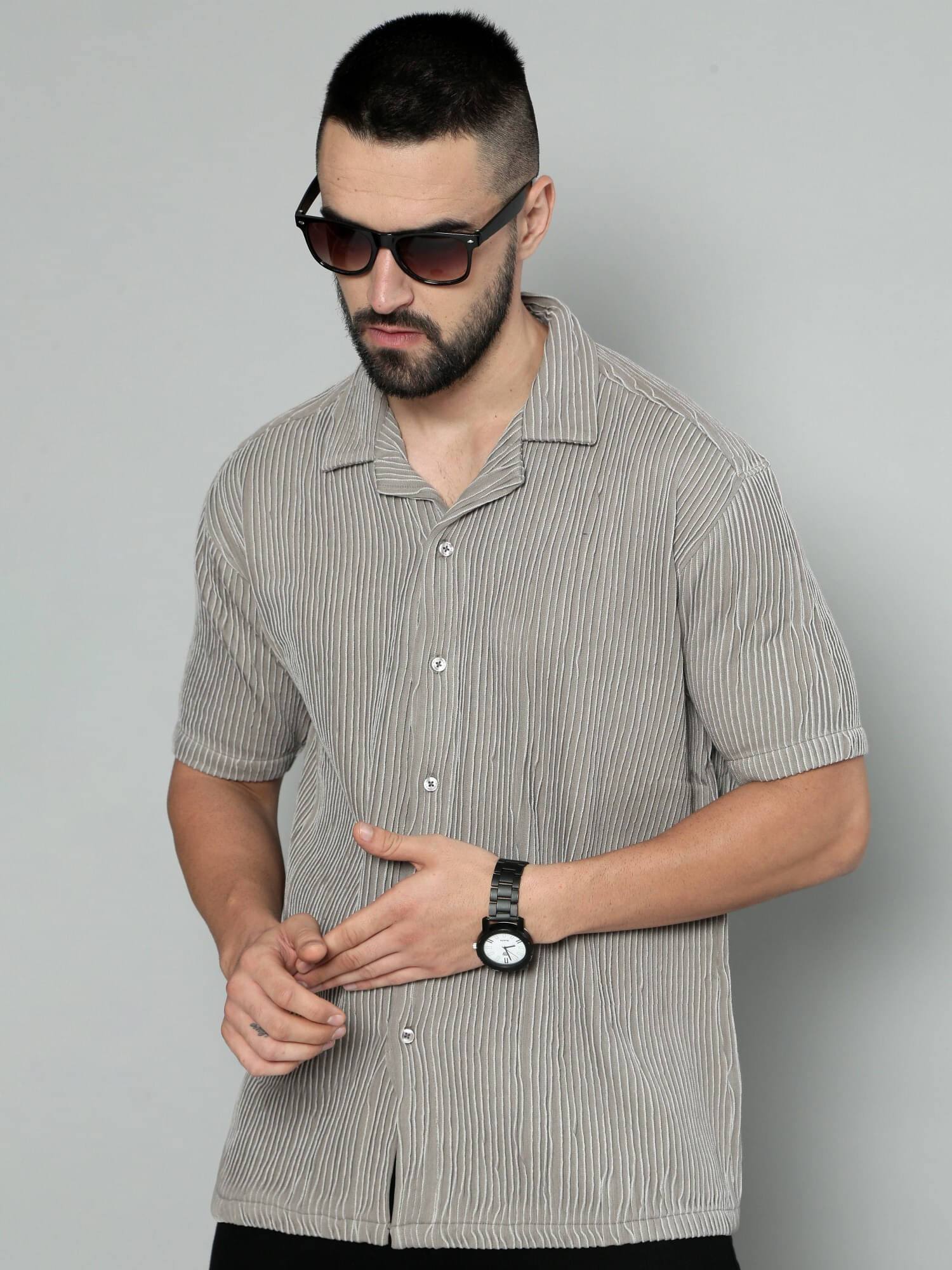     			Maniac Cotton Blend Boxy Solids Half Sleeves Men's Casual Shirt - Grey ( Pack of 1 )