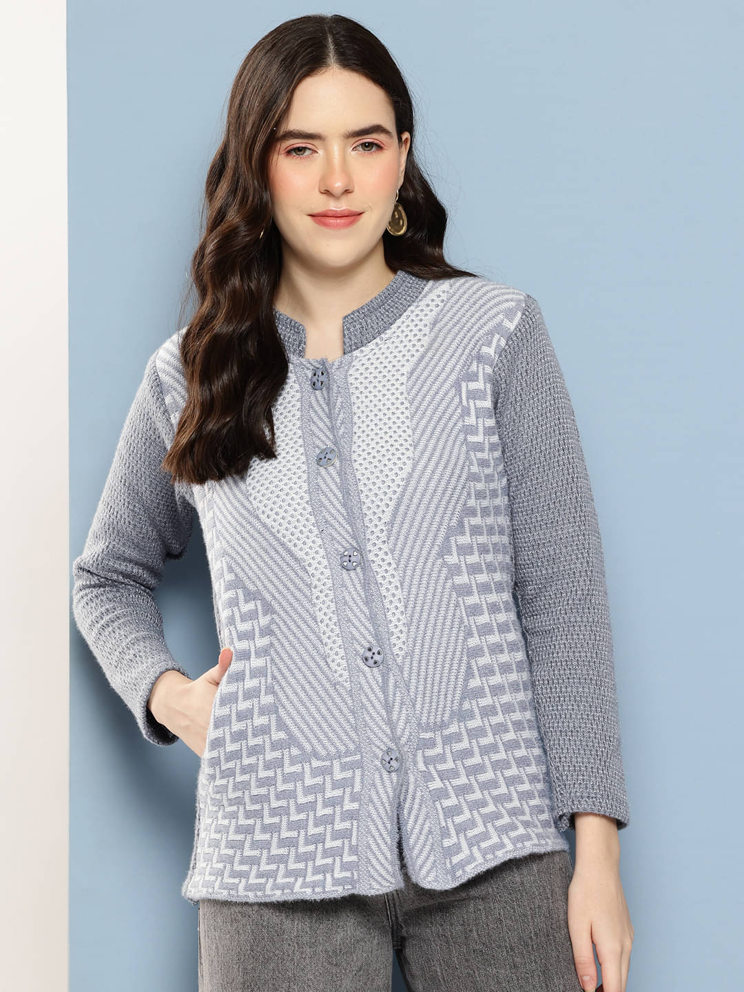 Aarika Woollen Regular Collar Women's Buttoned Cardigans - Grey ( Single ) Aarika Woollen Regular Collar Women's Buttoned Cardigans - Grey ( Single )