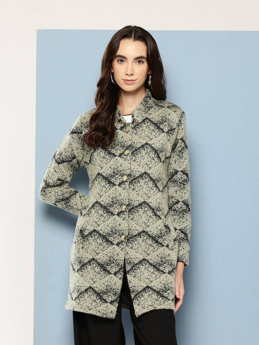 Aarika Woollen Regular Collar Women's Buttoned Cardigans - Green ( Single ) Aarika Woollen Regular Collar Women's Buttoned Cardigans - Green ( Single )