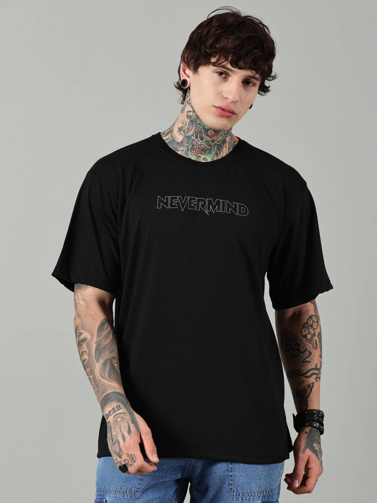     			Diversify Men Cotton Blend Oversized Fit Printed T-Shirt ( Black )