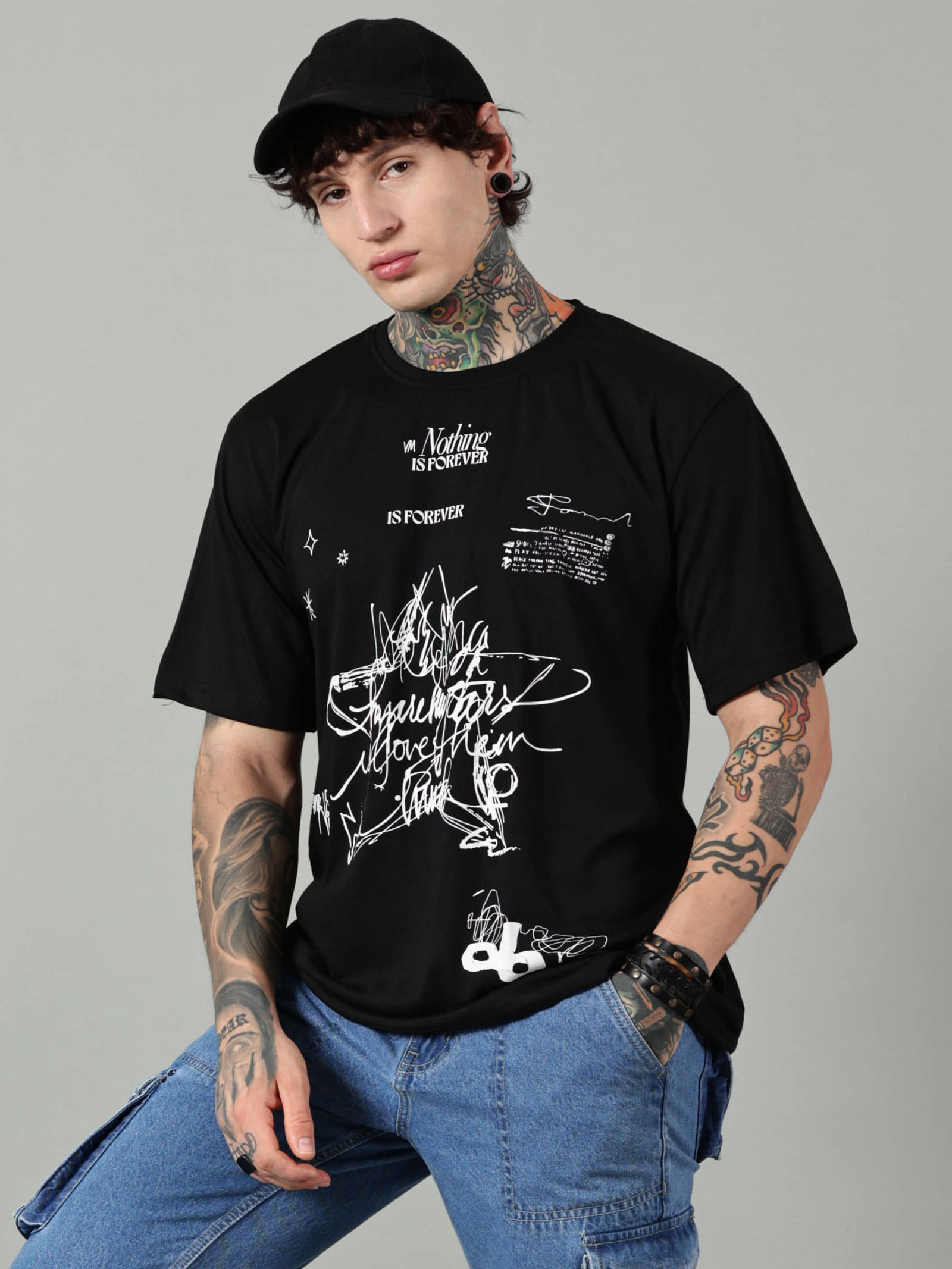     			Diversify Men Cotton Blend Oversized Fit Printed T-Shirt ( Black )
