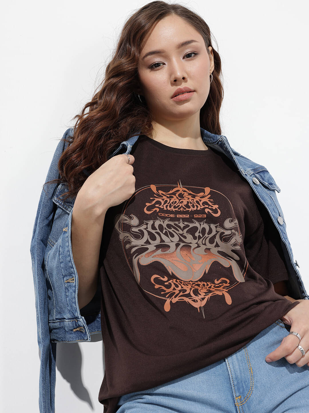     			Diversify Women Cotton Blend Printed Oversized Fit Round Neck T-Shirt ( Brown )