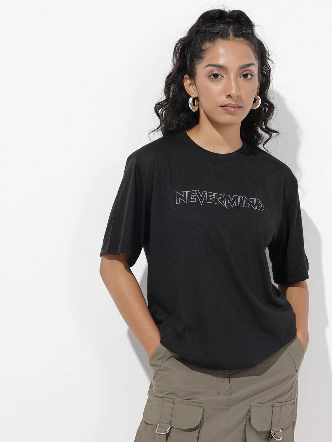     			Diversify Women Cotton Blend Printed Oversized Fit Round Neck T-Shirt ( Black )