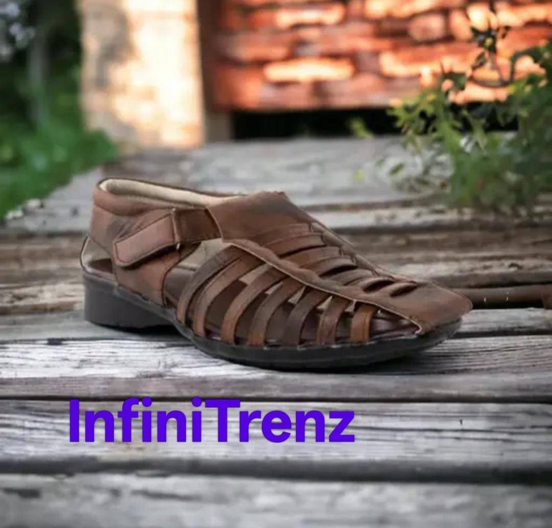    			INFINITRENZ - Brown Men's Sandals