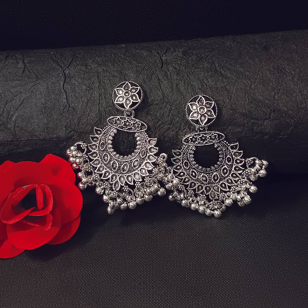    			JewelMaze Silver Danglers Earrings ( Pack of 1 )