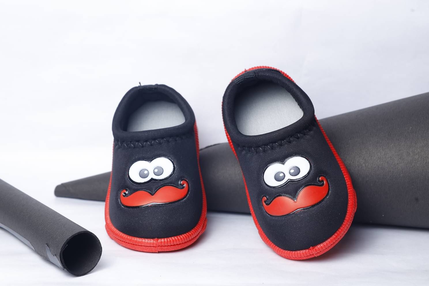     			Airpark - Black Booties For Baby Boy & Baby Girl 6-9 Months ( Pack of 1 )