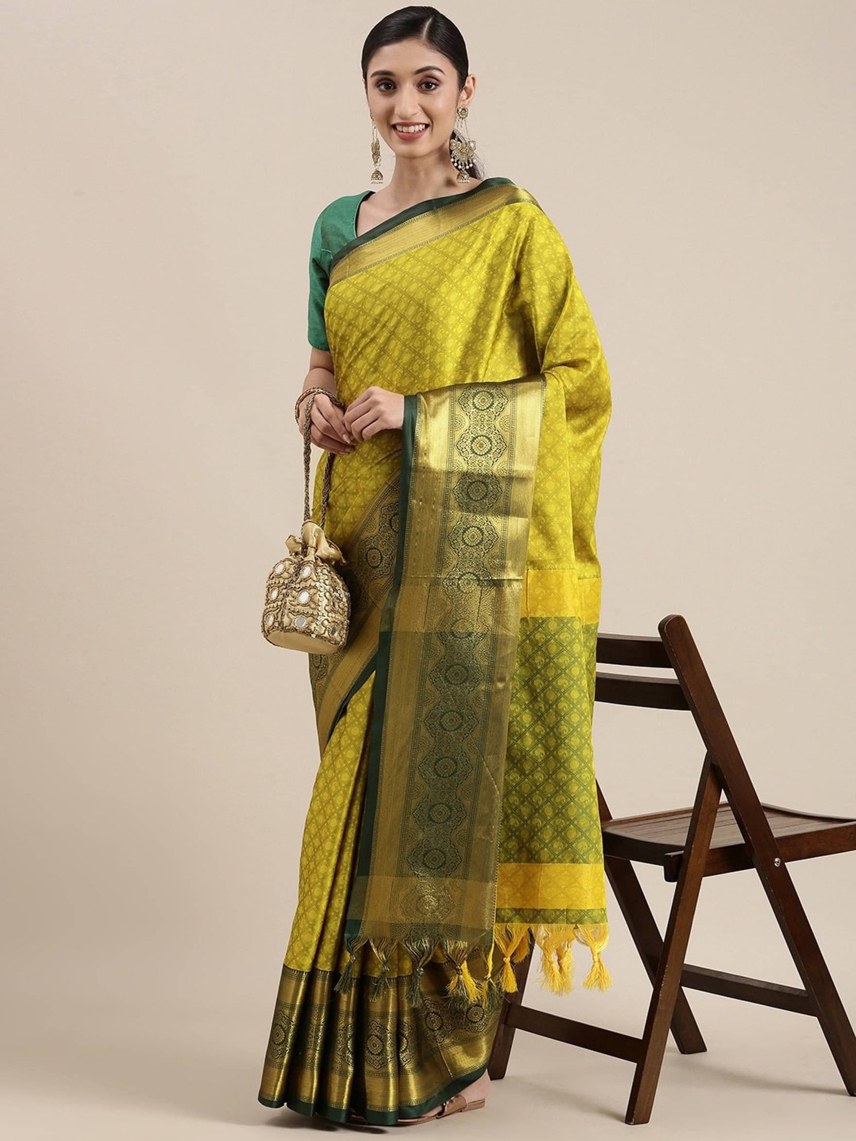     			Clirva Art Silk Applique Banarasi saree With Unstitched Blouse Piece ( Light Green )