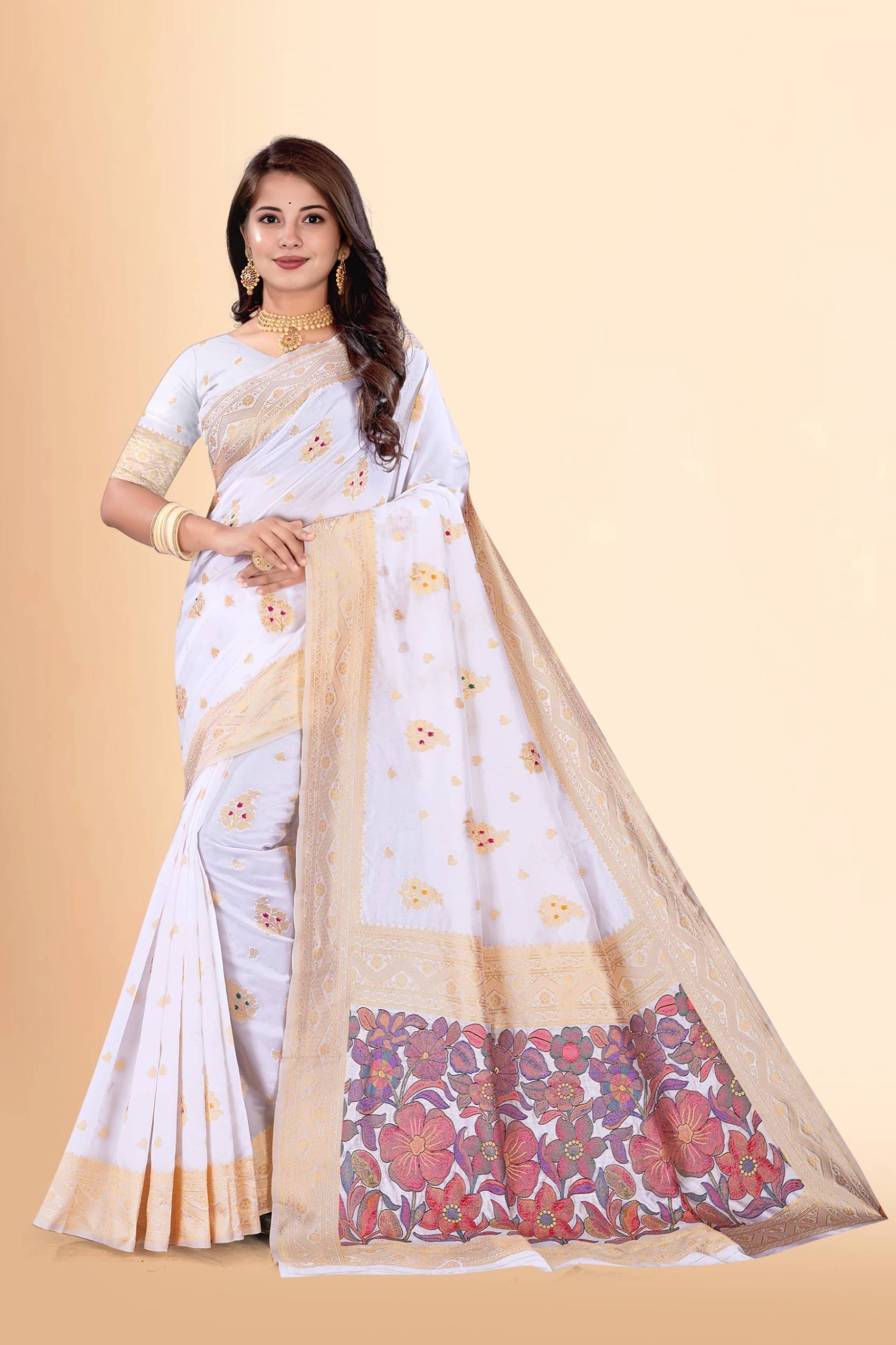     			KRISHU ETHNICS Jacquard Woven Banarasi saree With Unstitched Blouse Piece ( White )