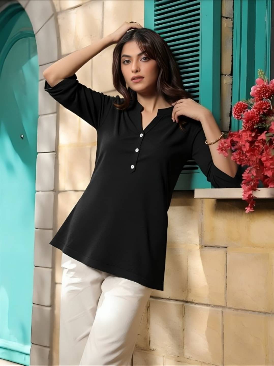     			MAYKR Women Rayon Solid Straight Kurti ( Black )